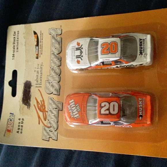 NASCAR Action Limited Ed. Tony Stewart #20 Home Depot Habitat for Humanity 1:64 - Picture 4 of 4